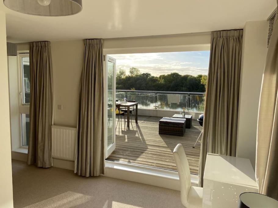 Reed Warbler - Hm111 - Lower Mill Estate Penthouse Apartment With Spa Access Somerford Keynes Exterior photo