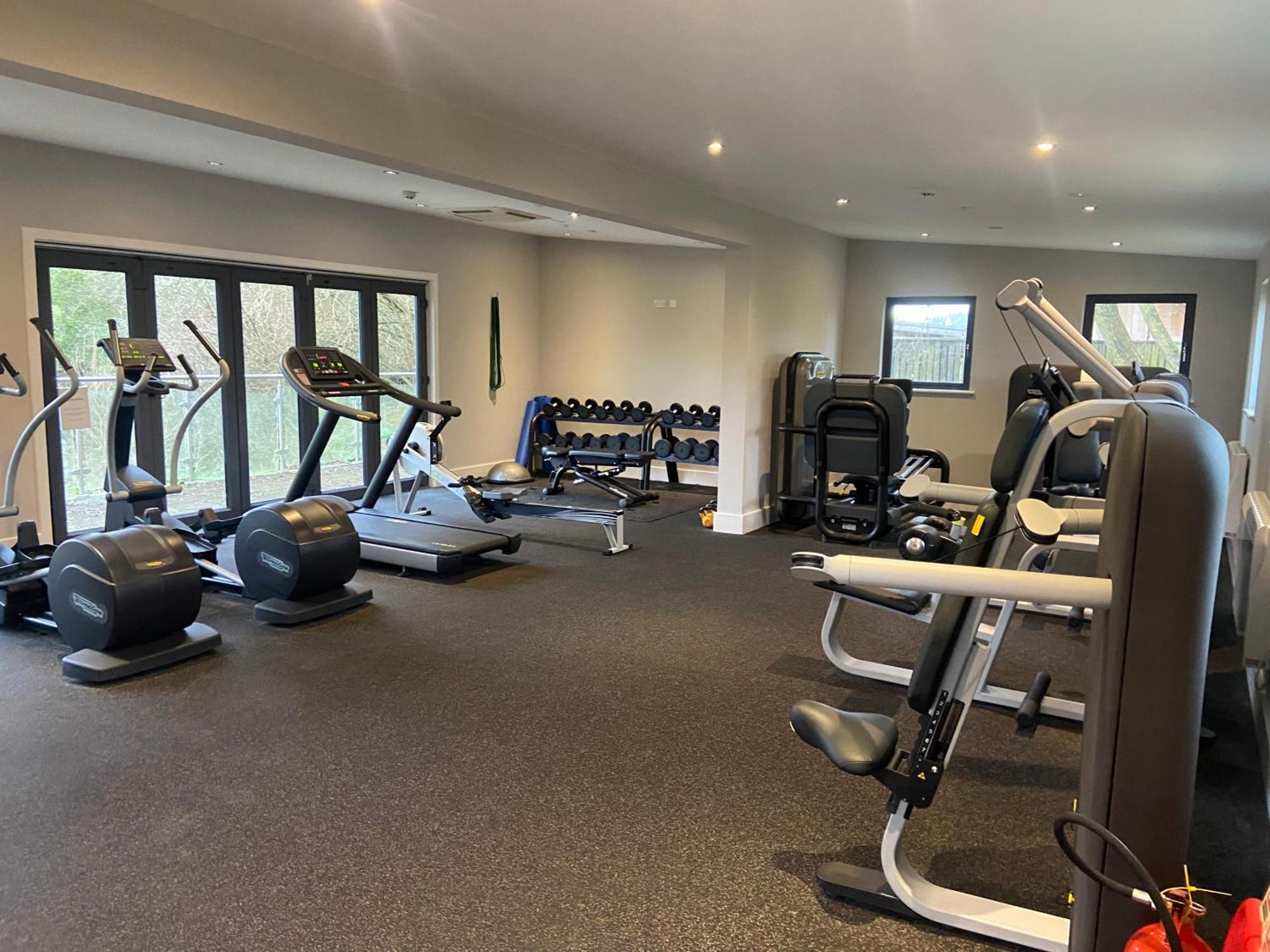 Reed Warbler - Hm111 - Lower Mill Estate Penthouse Apartment With Spa Access Somerford Keynes Exterior photo